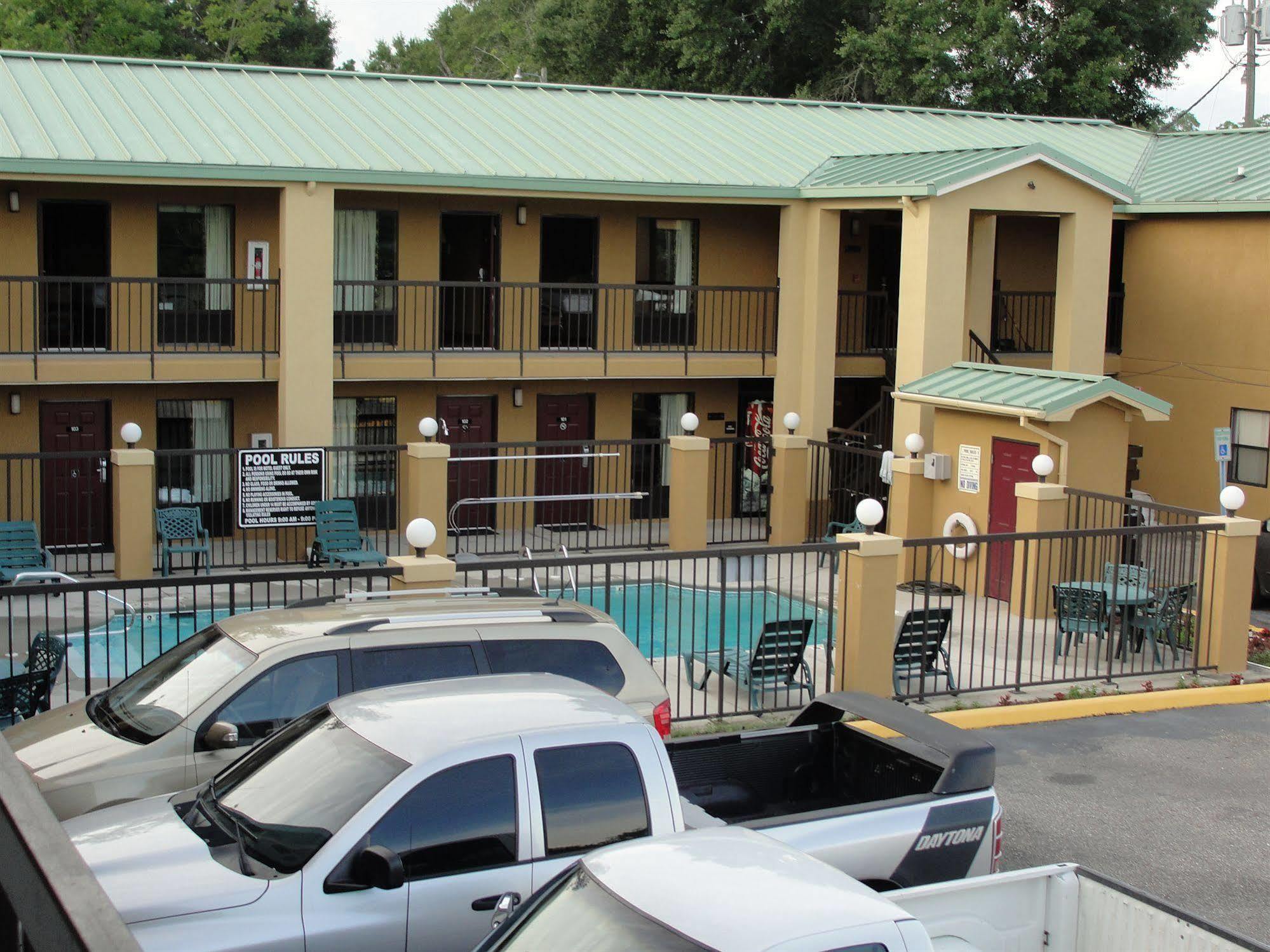 Executive Inn Opp Exterior photo